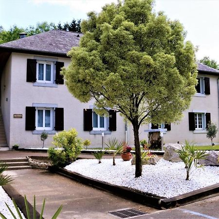 Auberge De La Vallee D'Ossau Izest Exterior photo