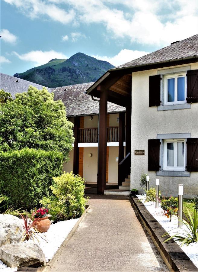 Auberge De La Vallee D'Ossau Izest Exterior photo